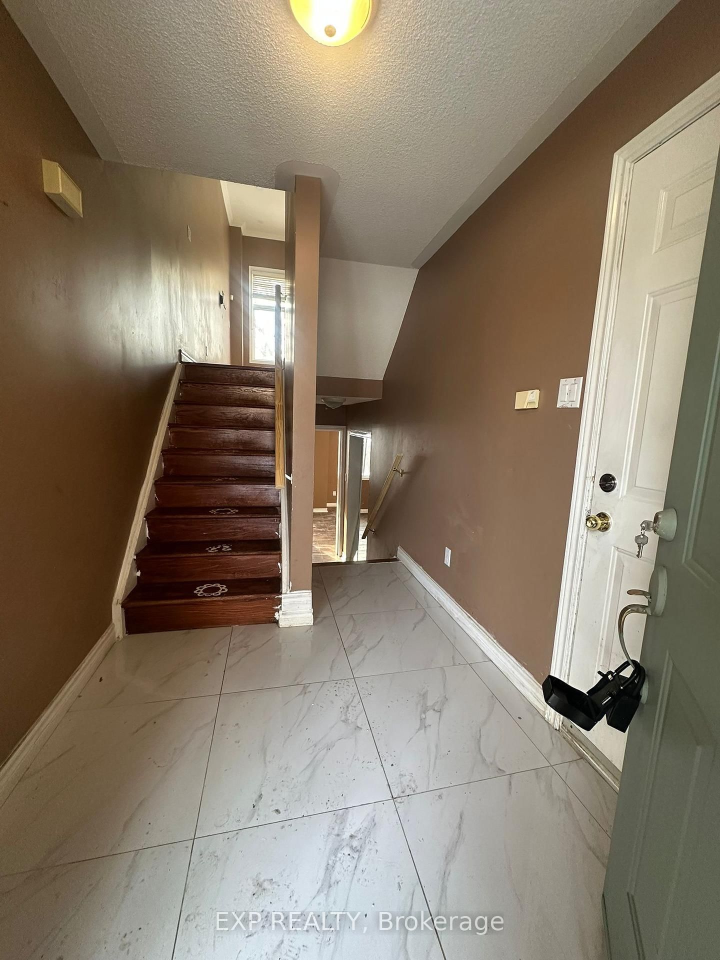 Semi-Detached House for sale at 10 Guildpark Ptwy, Toronto, Ontario, M1J 3P1 - Guildwood - MLS: E12788668