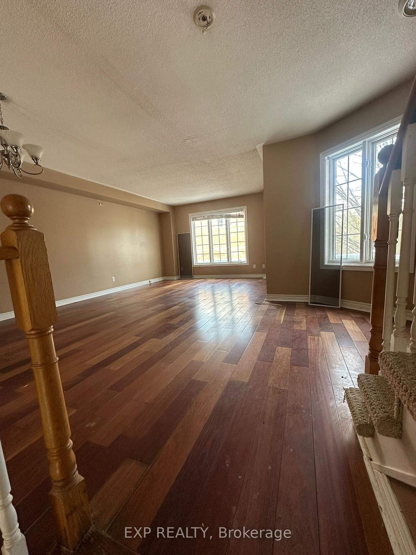 Semi-Detached House for sale at 10 Guildpark Ptwy, Toronto, Ontario, M1J 3P1 - Guildwood - MLS: E12788668