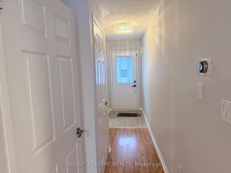 114 Bettina Pl, Whitby, L1R 0E8 | Image 2