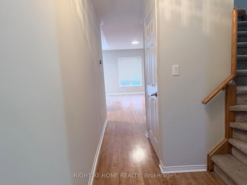 114 Bettina Pl, Whitby, L1R 0E8 | Image 3