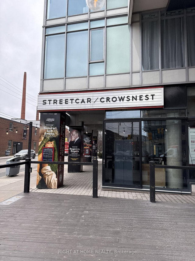 1006 - 1190 Dundas Street E