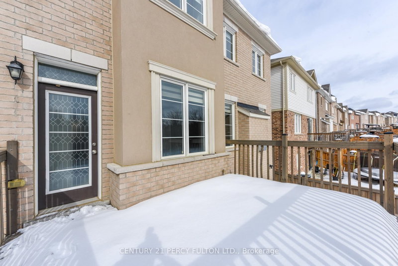 Main & 2nd - 1040 Foxtail Cres, Pickering, L1X 0E7 | Image 2