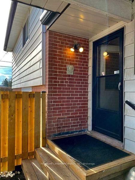 ( Lower ) - 714 Cortez Ave, Pickering, L1W 1Y4 | Image 2