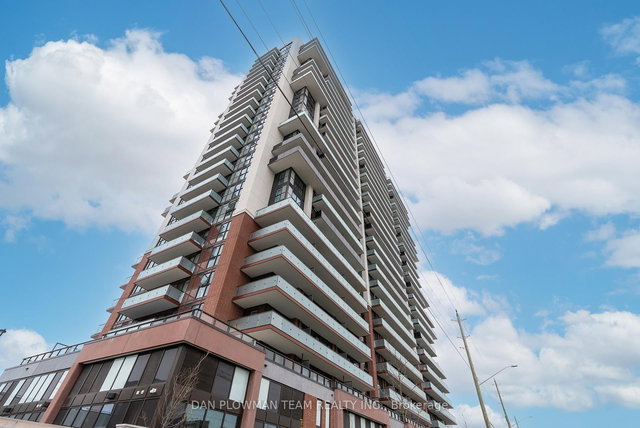 1121 - 2550 Simcoe Street N