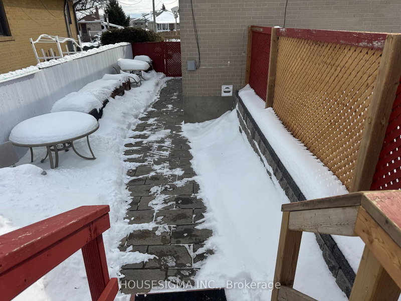 1357 Sharbot - Basement St, Oshawa, L1J 1K1 | Image 3