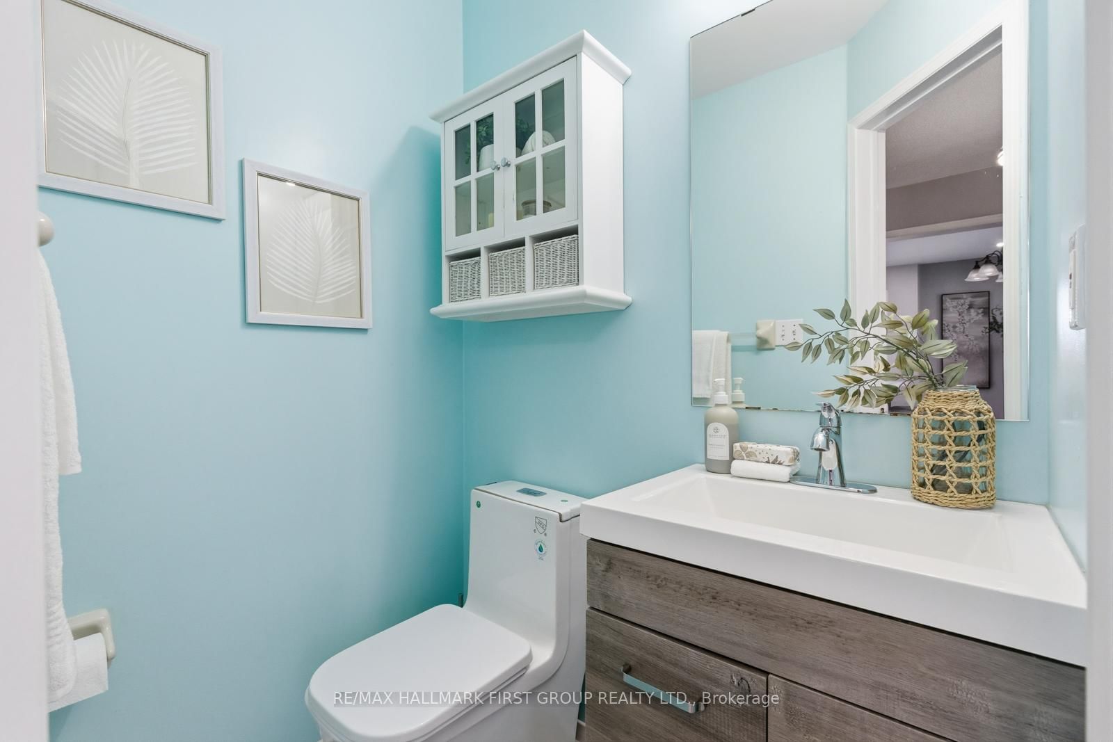 Townhouse for sale at 52 Playfair Road, Whitby, Ontario, L1N 9S6 - Downtown Whitby - MLS: E12791134