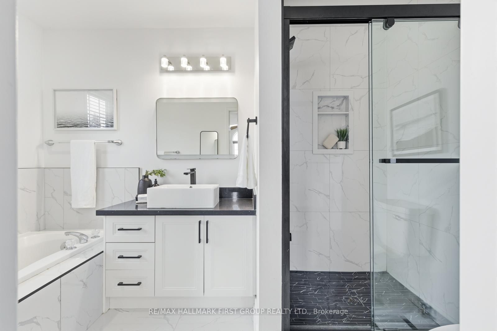 Townhouse for sale at 52 Playfair Road, Whitby, Ontario, L1N 9S6 - Downtown Whitby - MLS: E12791134