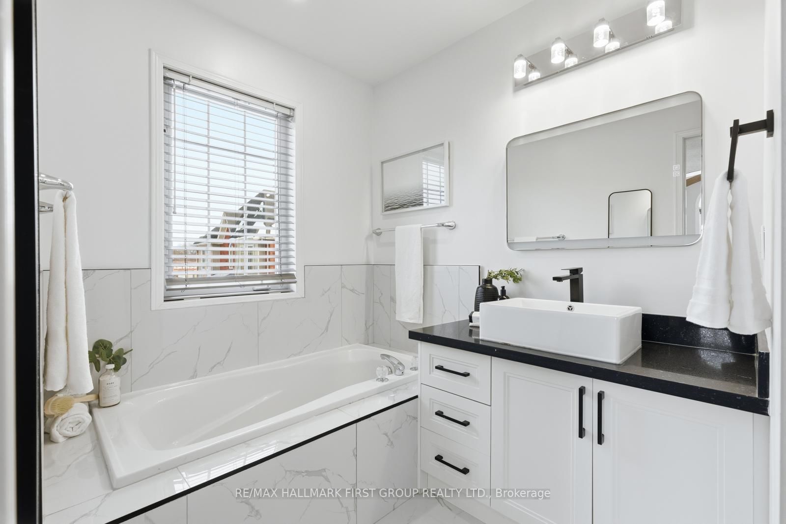 Townhouse for sale at 52 Playfair Road, Whitby, Ontario, L1N 9S6 - Downtown Whitby - MLS: E12791134