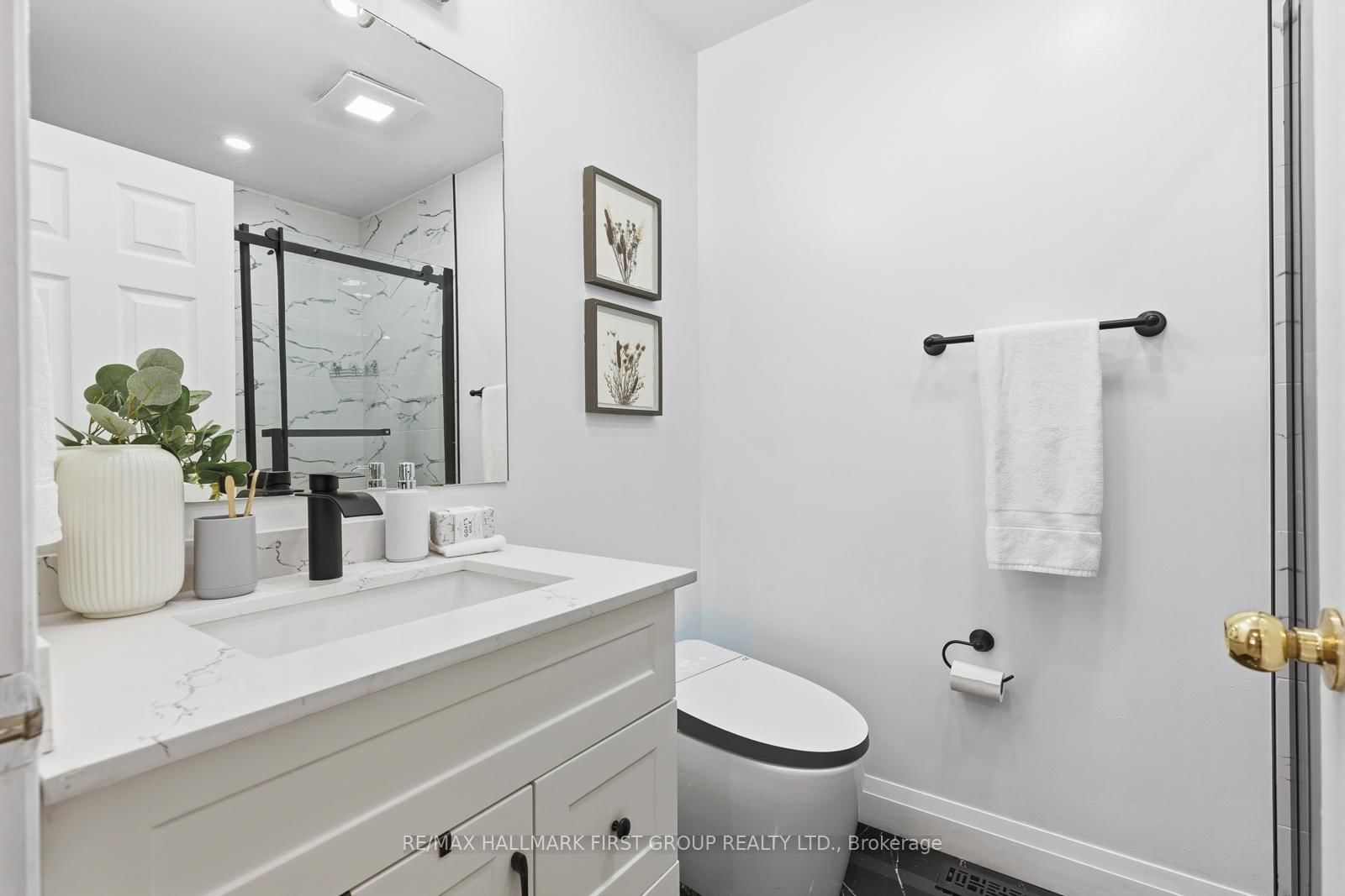 Townhouse for sale at 52 Playfair Road, Whitby, Ontario, L1N 9S6 - Downtown Whitby - MLS: E12791134