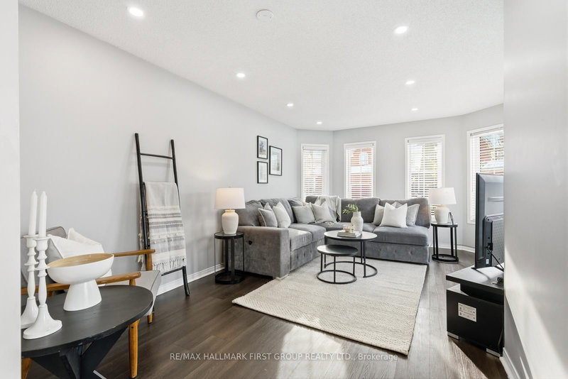 52 Playfair Rd, Whitby, L1N 9S6 | Image 3