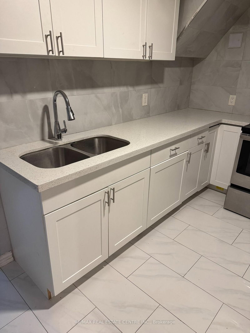 Lower - 17 Millcar Dr, Toronto, M1B 6J6 | Image 3