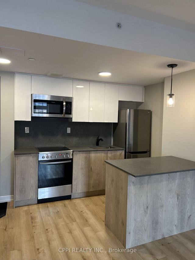 506 - 70 King Street E