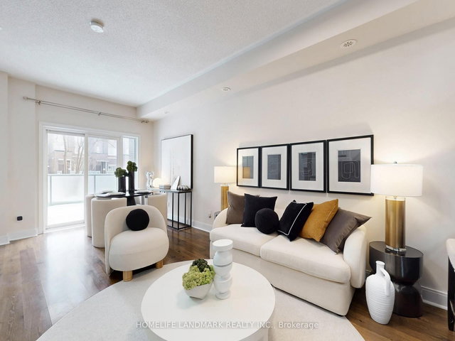 Th47 - 315 Village Green Square