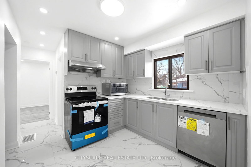 759 Midland Ave, Toronto, M1K 4E5 | Image 3