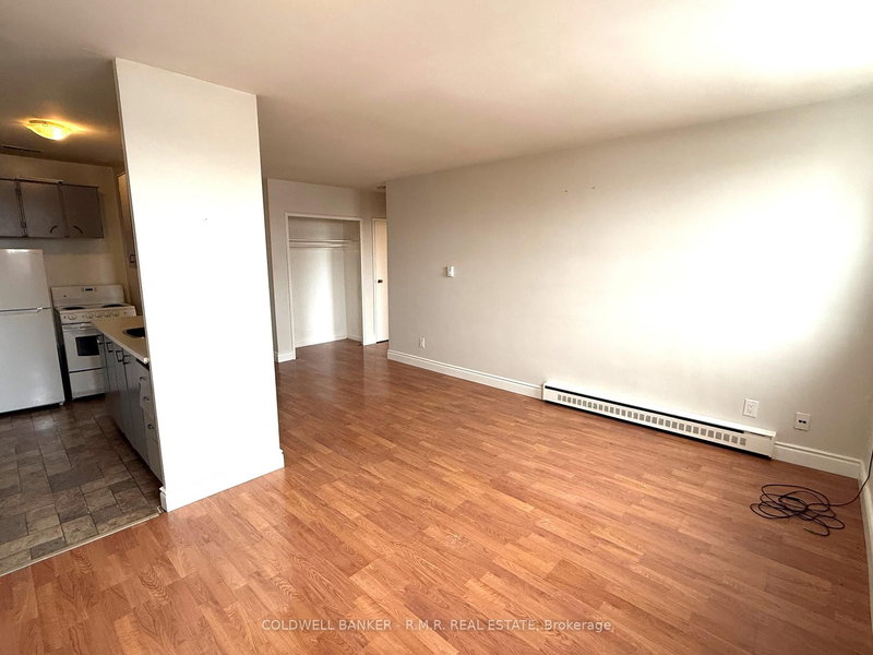 215 - 357 Wilson Rd S, Oshawa, L1H 6C6 | Image 2