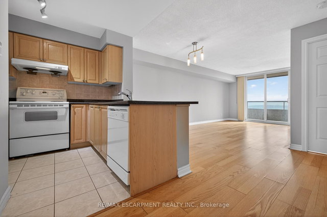 2301 - 61 Town Centre Court