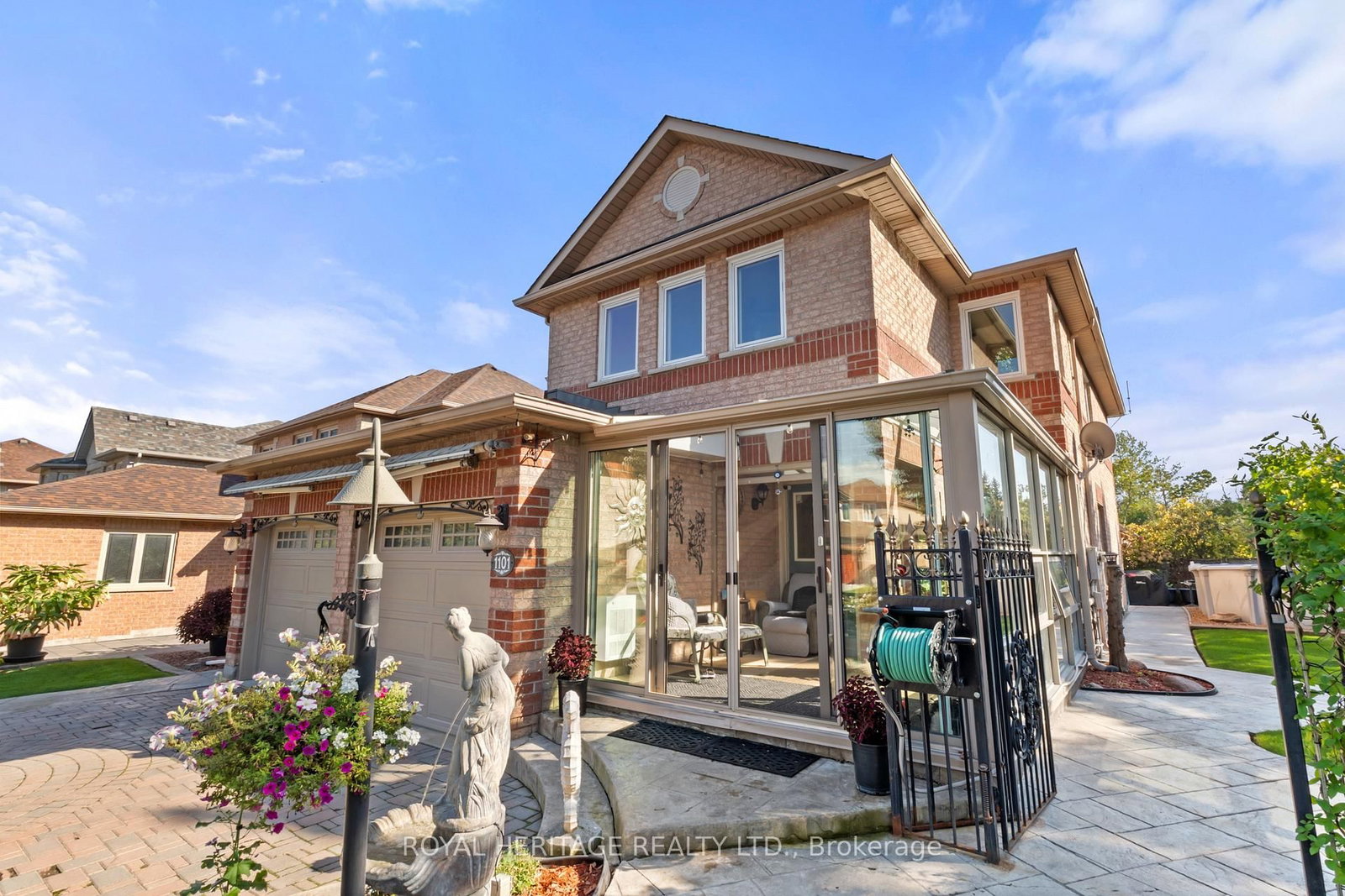 Detached House for sale at 1101 Gossamer Drive, Pickering, Ontario, L1X 2T7 - Liverpool - MLS: E12796402