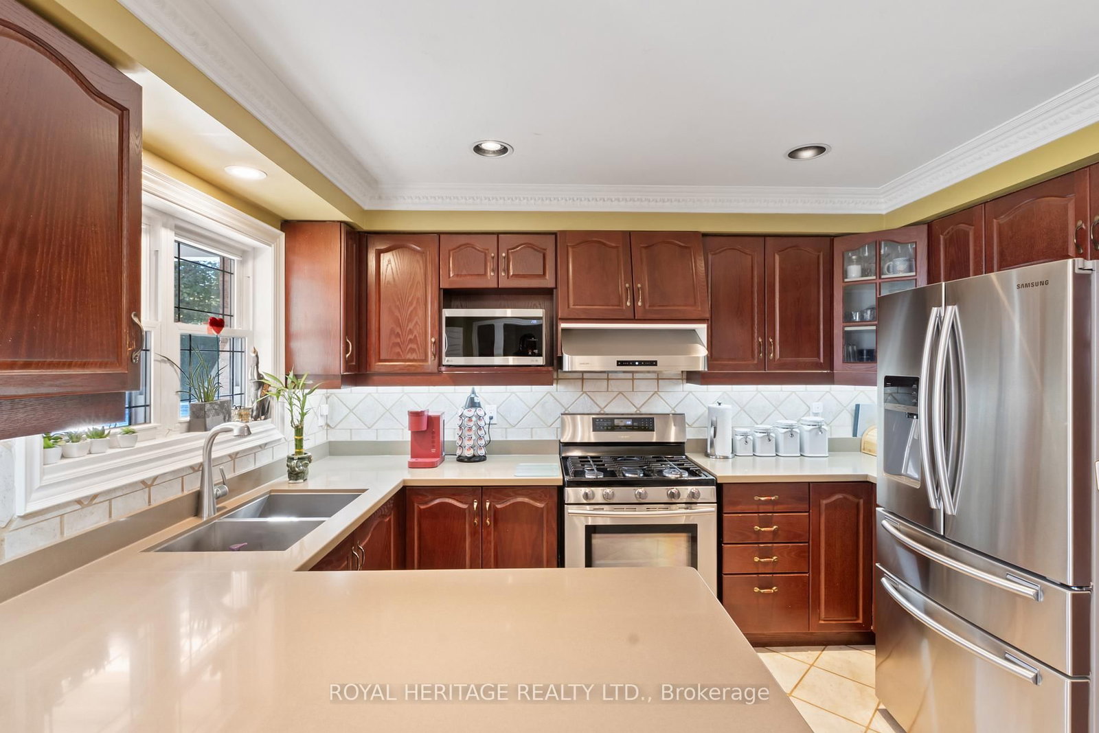 Detached House for sale at 1101 Gossamer Drive, Pickering, Ontario, L1X 2T7 - Liverpool - MLS: E12796402