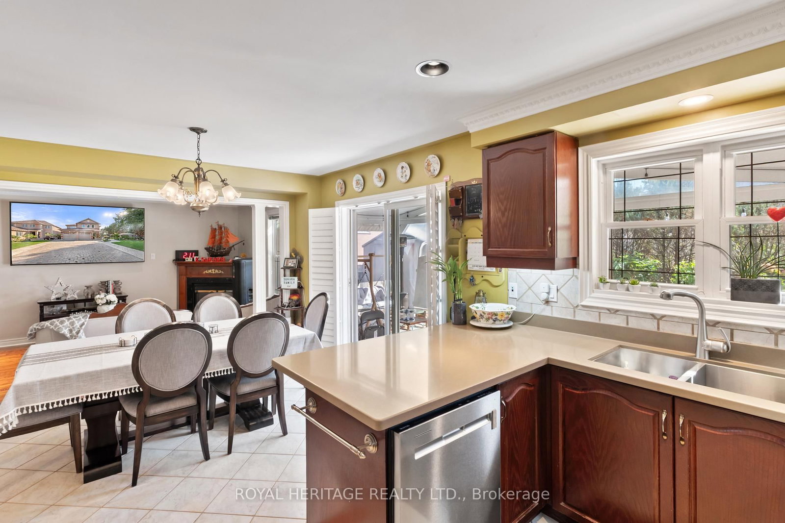 Detached House for sale at 1101 Gossamer Drive, Pickering, Ontario, L1X 2T7 - Liverpool - MLS: E12796402