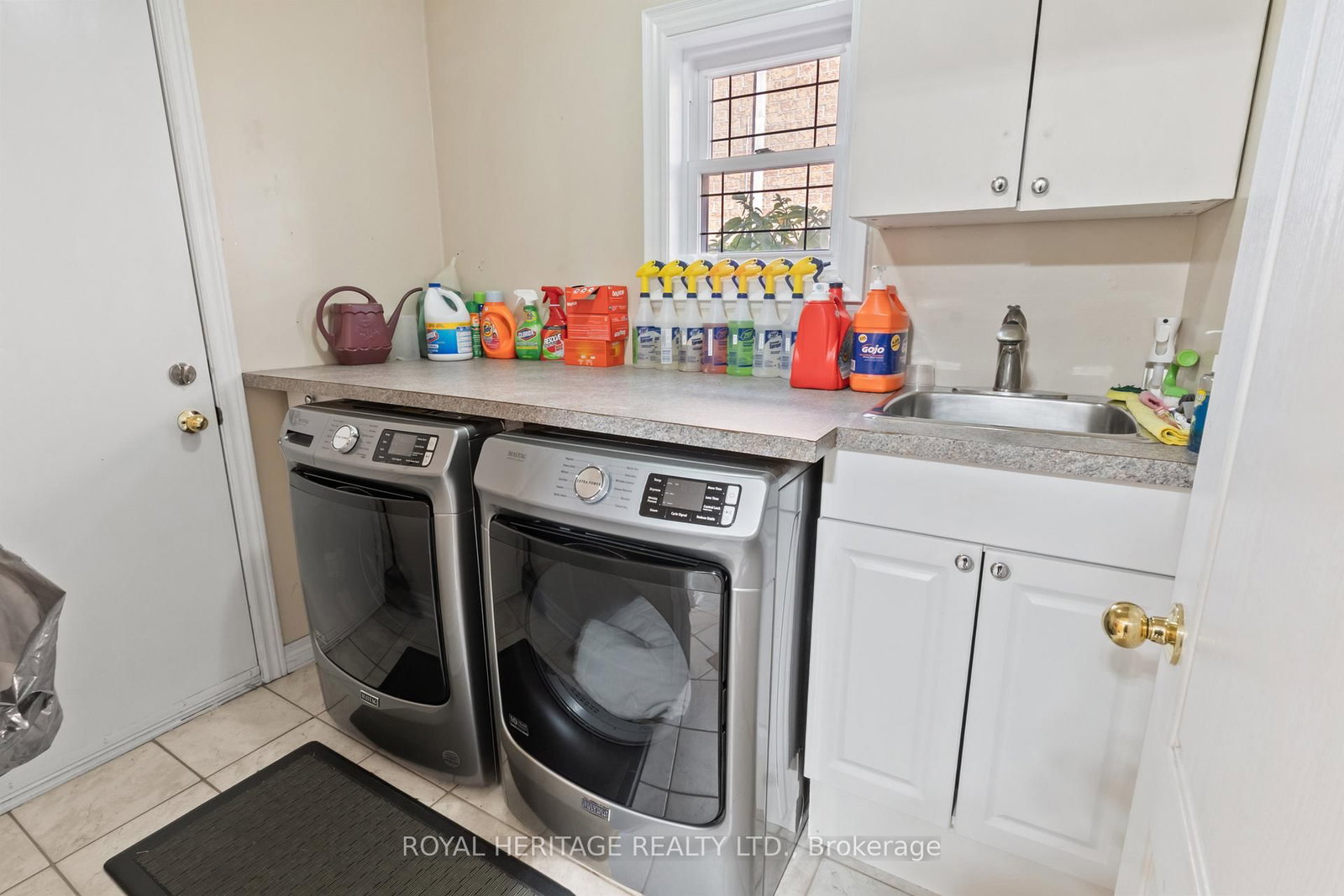 Detached House for sale at 1101 Gossamer Drive, Pickering, Ontario, L1X 2T7 - Liverpool - MLS: E12796402