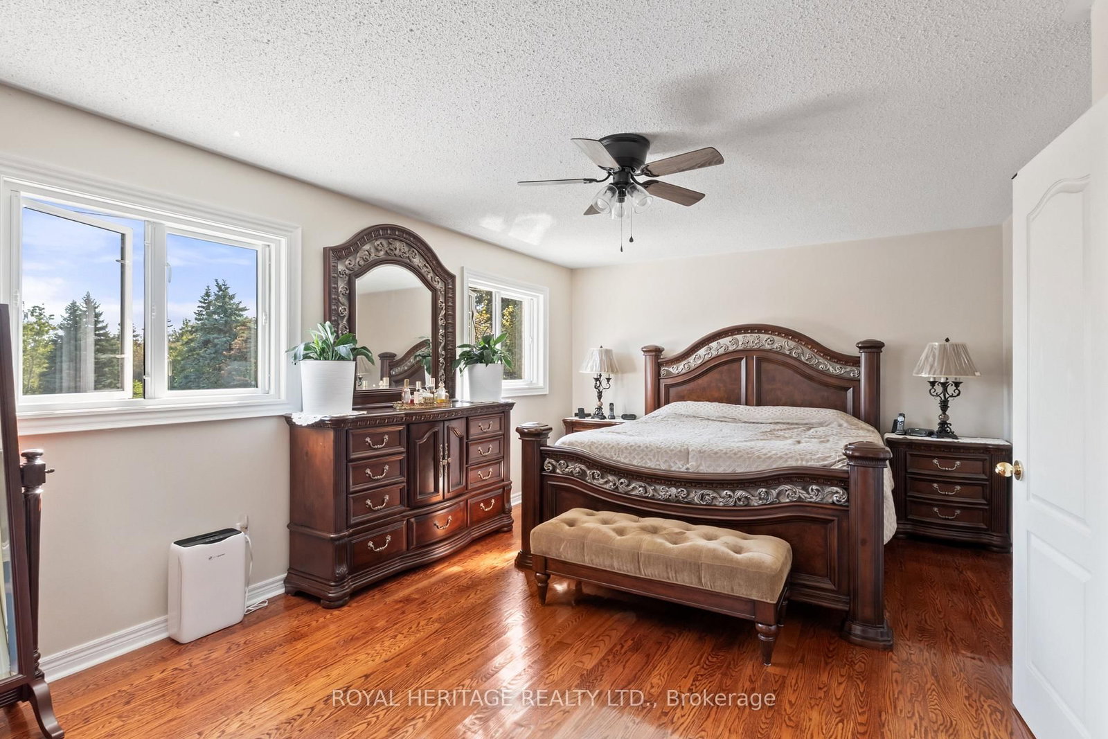 Detached House for sale at 1101 Gossamer Drive, Pickering, Ontario, L1X 2T7 - Liverpool - MLS: E12796402