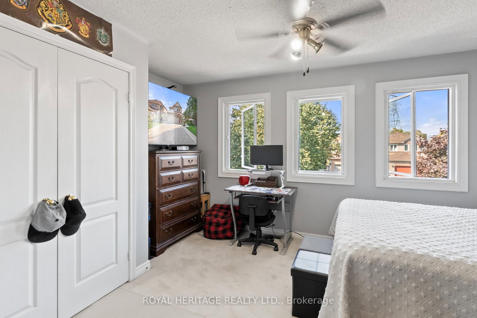 Detached House for sale at 1101 Gossamer Drive, Pickering, Ontario, L1X 2T7 - Liverpool - MLS: E12796402