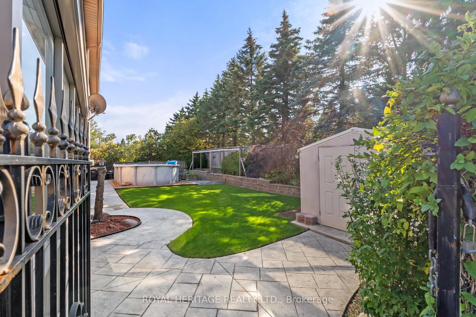 Detached House for sale at 1101 Gossamer Drive, Pickering, Ontario, L1X 2T7 - Liverpool - MLS: E12796402