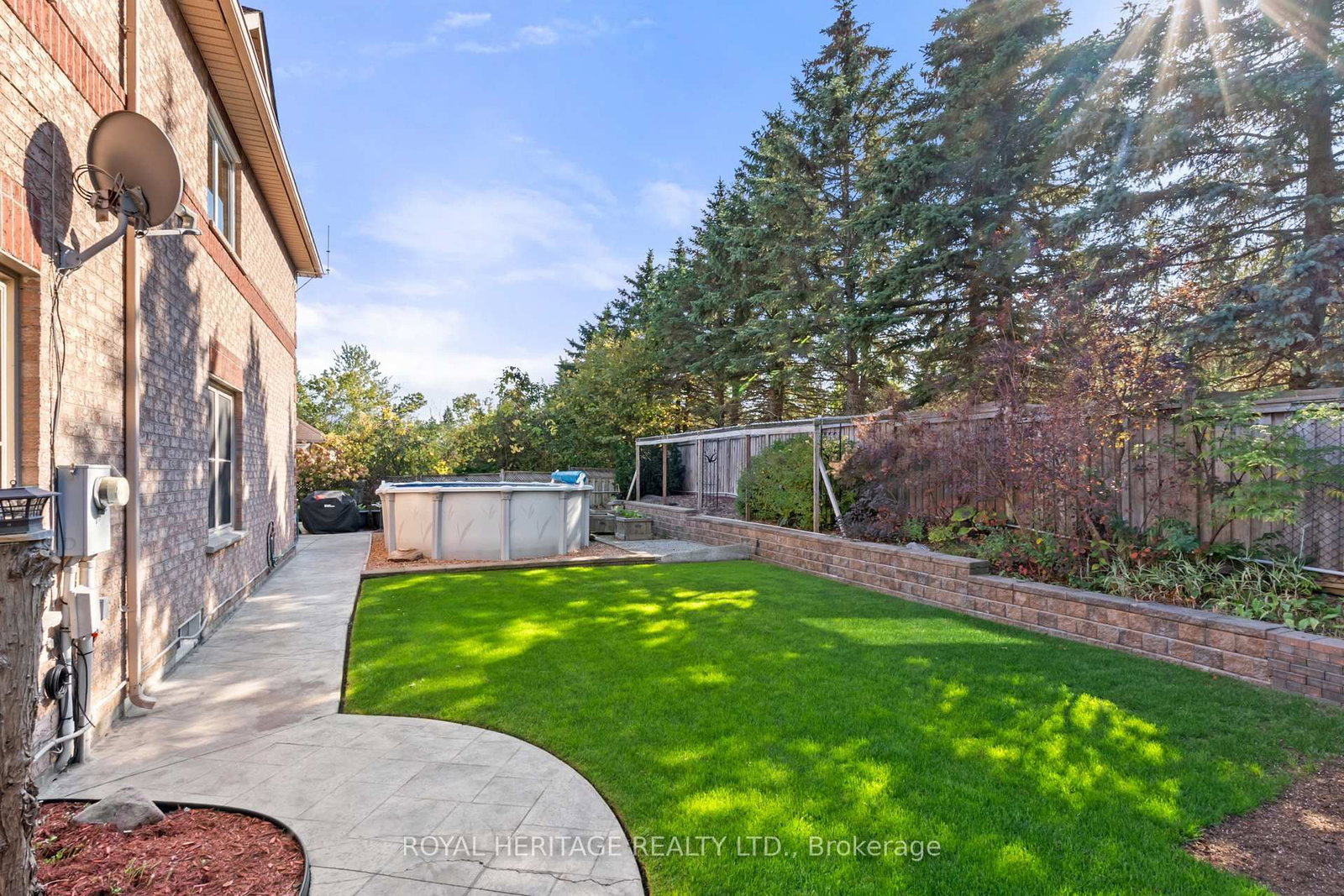 Detached House for sale at 1101 Gossamer Drive, Pickering, Ontario, L1X 2T7 - Liverpool - MLS: E12796402