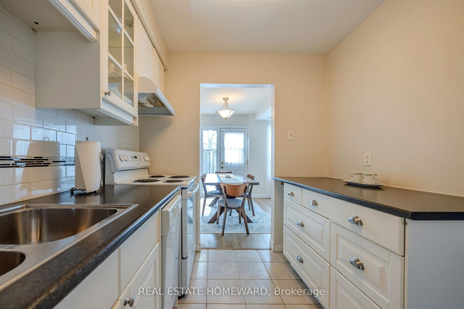 Townhouse for sale at 23-1975 Memory Lane, Pickering, Ontario, L1V 3M3 - Liverpool - MLS: E12796748