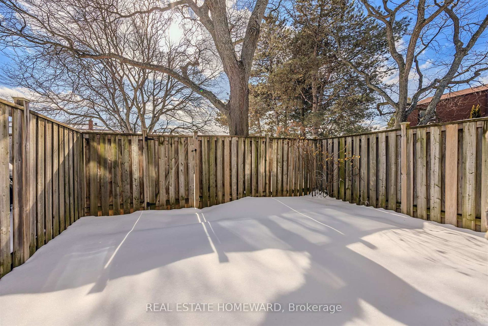 Townhouse for sale at 23-1975 Memory Lane, Pickering, Ontario, L1V 3M3 - Liverpool - MLS: E12796748