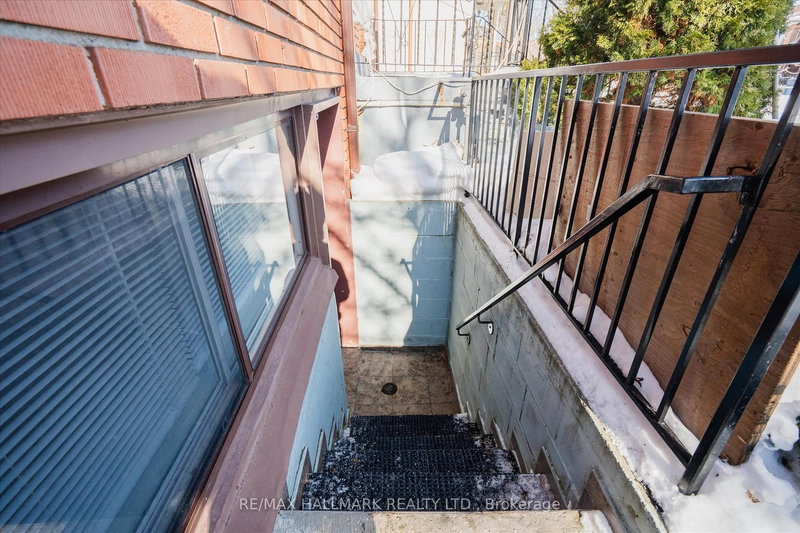 Lower 1 - 224 Pickering St, Toronto, M4E 3J8 | Image 3