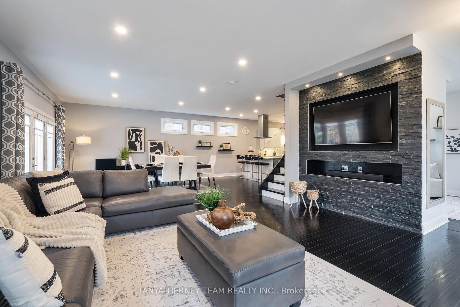 Detached House for sale at 1 Centre Street, Whitby, Ontario, L1M 1C1 - Brooklin - MLS: E12799704