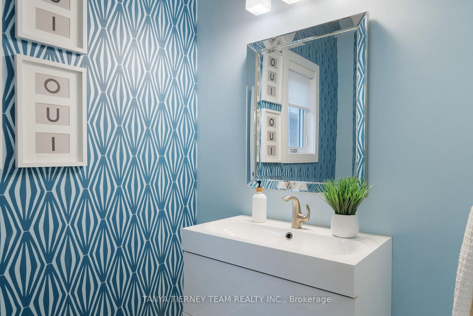 Detached House for sale at 1 Centre Street, Whitby, Ontario, L1M 1C1 - Brooklin - MLS: E12799704