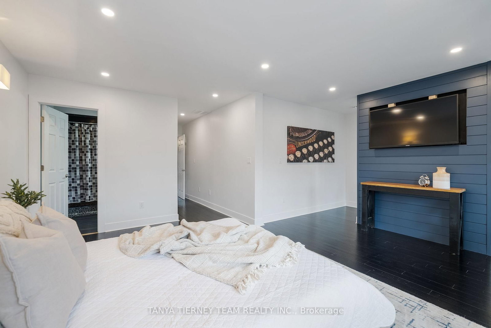 Detached House for sale at 1 Centre Street, Whitby, Ontario, L1M 1C1 - Brooklin - MLS: E12799704