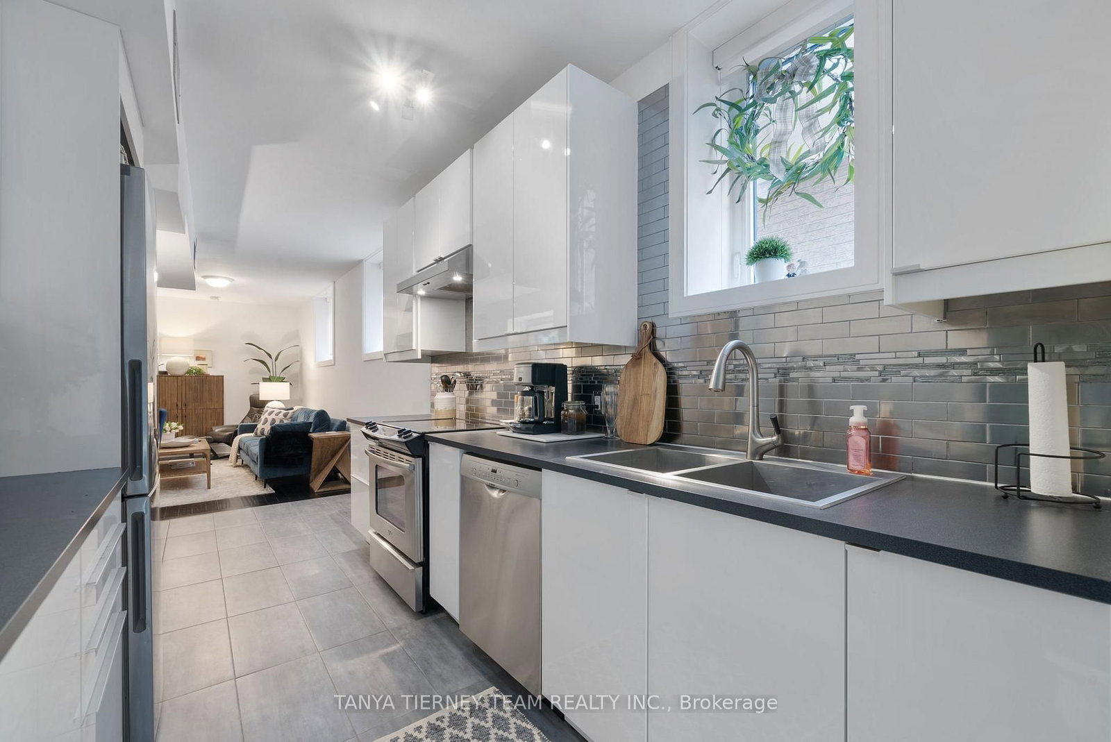 Detached House for sale at 1 Centre Street, Whitby, Ontario, L1M 1C1 - Brooklin - MLS: E12799704