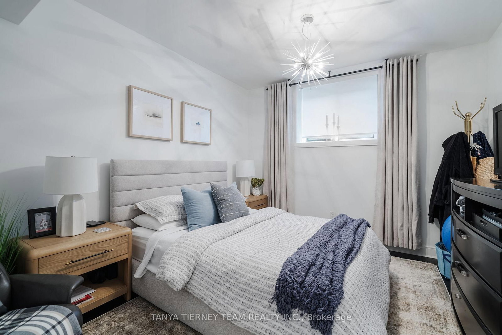 Detached House for sale at 1 Centre Street, Whitby, Ontario, L1M 1C1 - Brooklin - MLS: E12799704