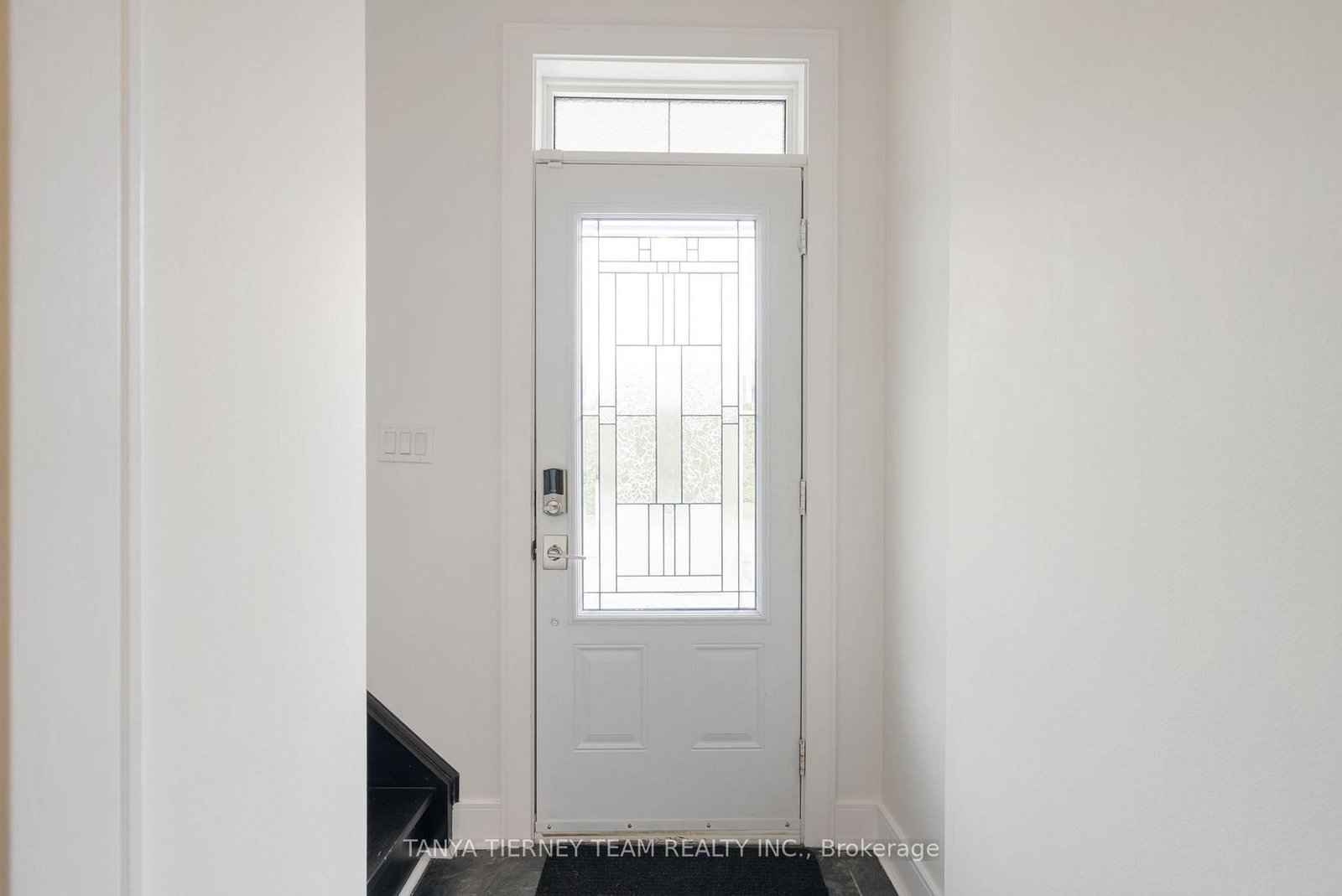 Detached House for sale at 1 Centre Street, Whitby, Ontario, L1M 1C1 - Brooklin - MLS: E12799704