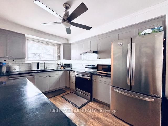 7 - 925 Bayly Street