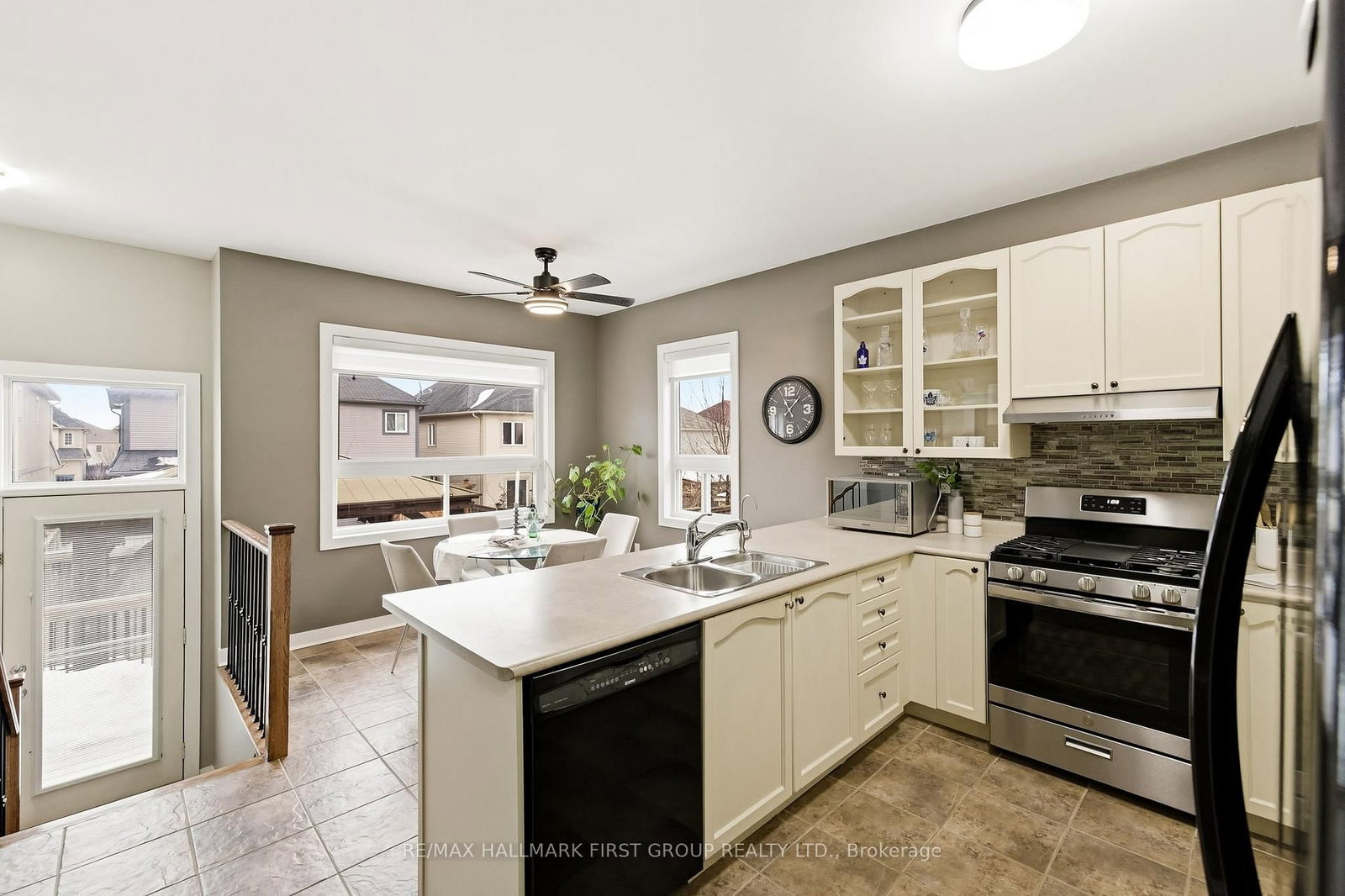 Listing Image 14