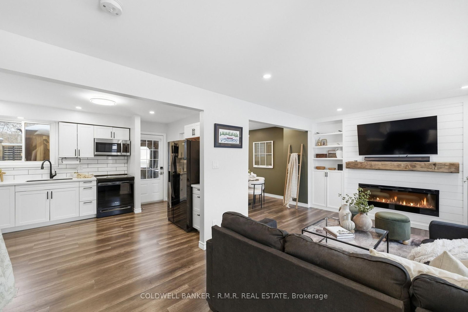 Listing Image 5