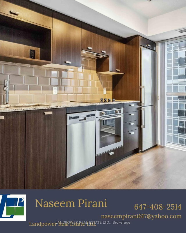 517 - 275 Village Green Square