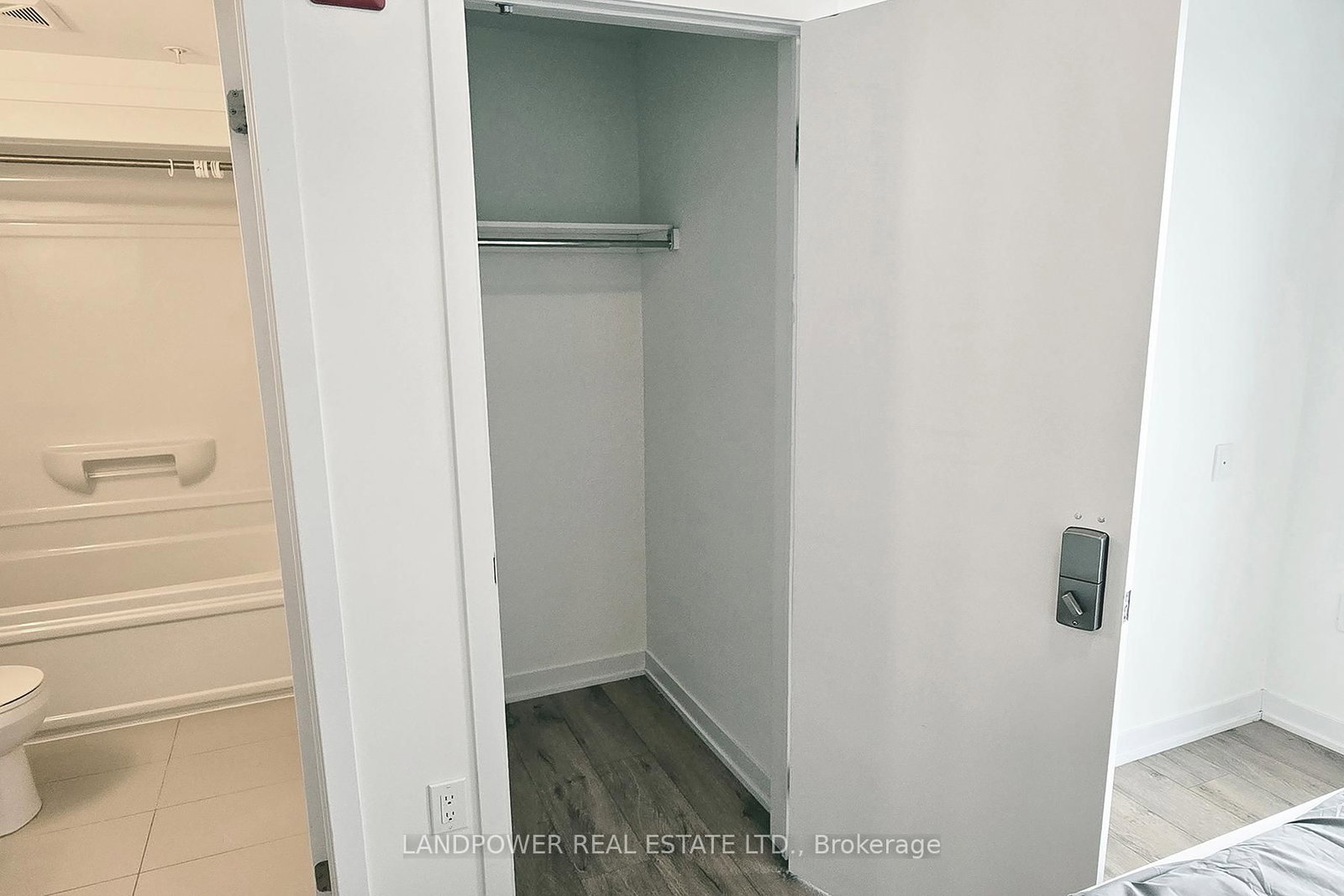 1800 Simcoe Street N, Unit 313 - Photo 38