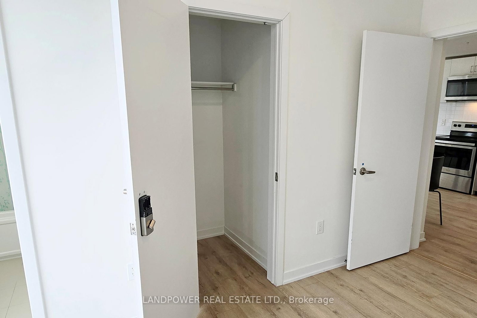 1800 Simcoe Street N, Unit 313 - Photo 43