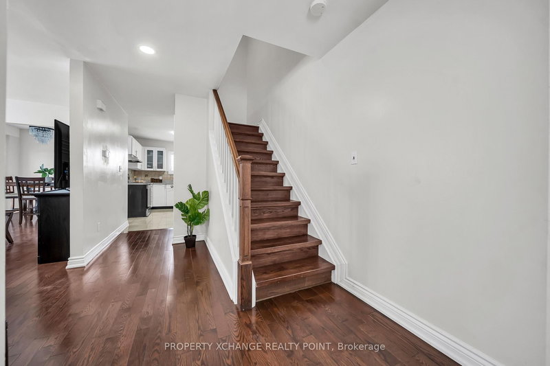 12 Waverly St S, Oshawa, L1J 5T7 | Image 3