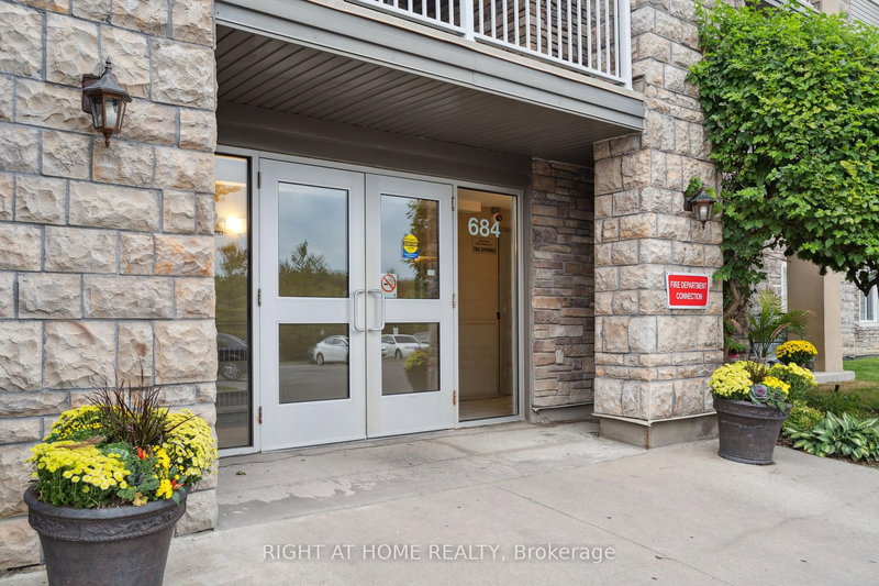 407 - 684 Warden Ave, Toronto, M1L 4W4 | Image 3