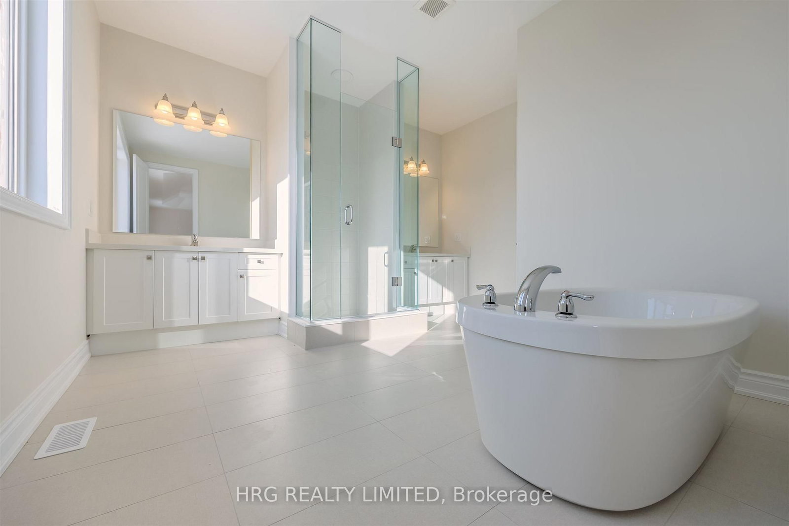 Detached House for sale at 13 Brabin Circle, Whitby, Ontario, L1P 0C1 - Rural Whitby - MLS: E12805934