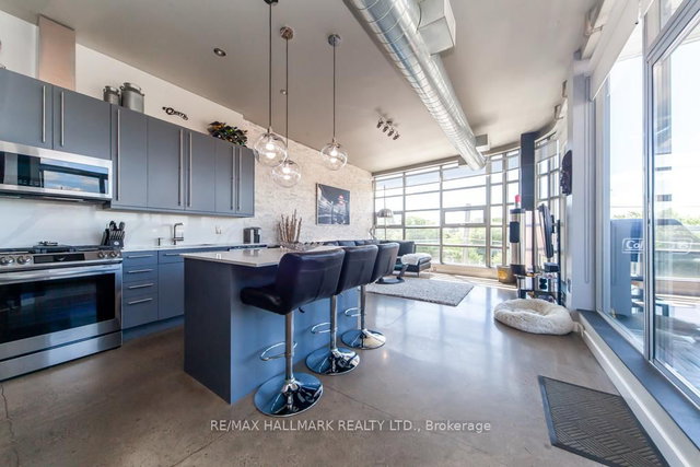 403 - 952 Kingston Road