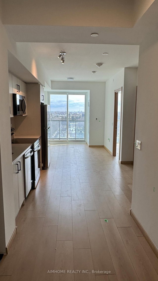 B1009 - 3429 Sheppard Avenue E