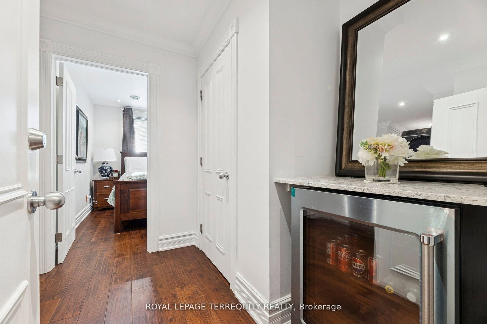 567 Kingston Road W - Photo 27