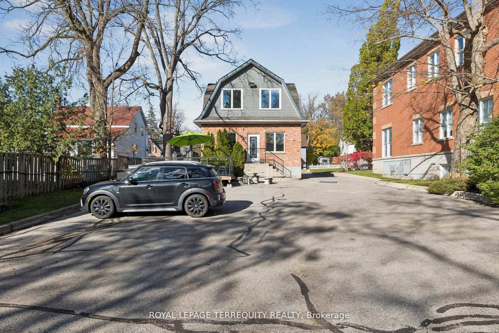 567 Kingston Road W - Photo 46